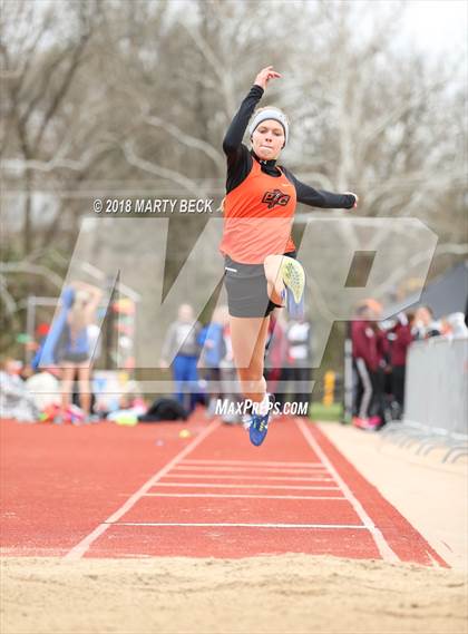 Thumbnail 2 in Jefferson City Relays photogallery.