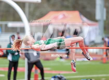 Thumbnail 2 in Jefferson City Relays photogallery.