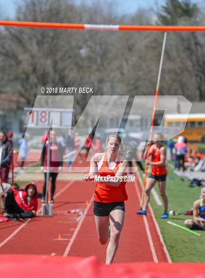 Thumbnail 1 in Jefferson City Relays photogallery.