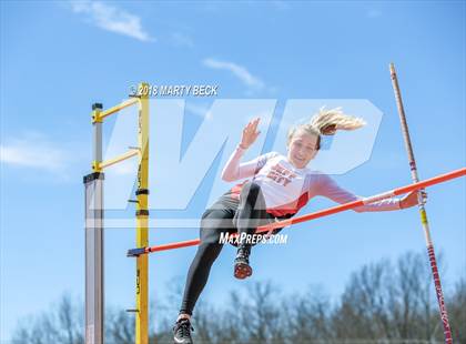 Thumbnail 3 in Jefferson City Relays photogallery.