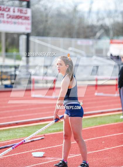 Thumbnail 2 in Jefferson City Relays photogallery.