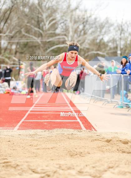 Thumbnail 3 in Jefferson City Relays photogallery.