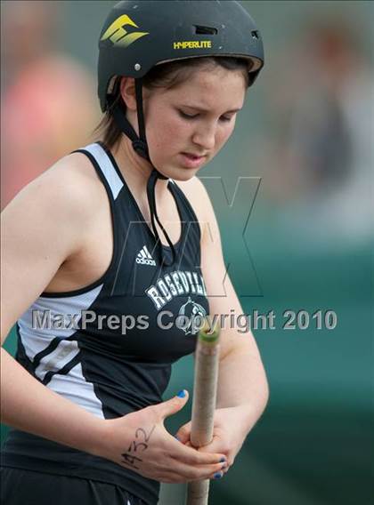 Thumbnail 2 in True Team Section 6AAA (Girls Pole Vault) photogallery.