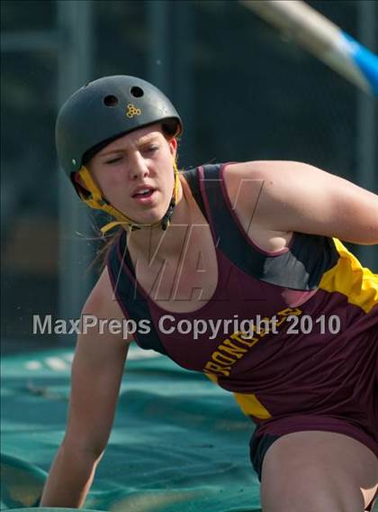 Thumbnail 3 in True Team Section 6AAA (Girls Pole Vault) photogallery.