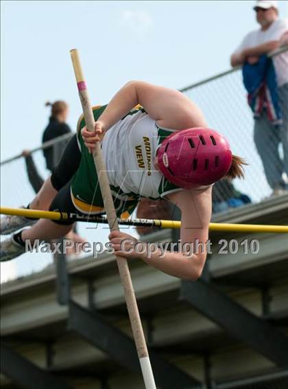Thumbnail 1 in True Team Section 6AAA (Girls Pole Vault) photogallery.