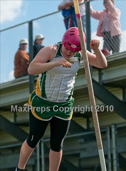Thumbnail 3 in True Team Section 6AAA (Girls Pole Vault) photogallery.