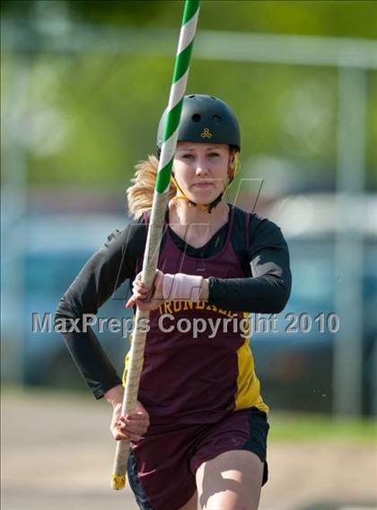 Thumbnail 1 in True Team Section 6AAA (Girls Pole Vault) photogallery.