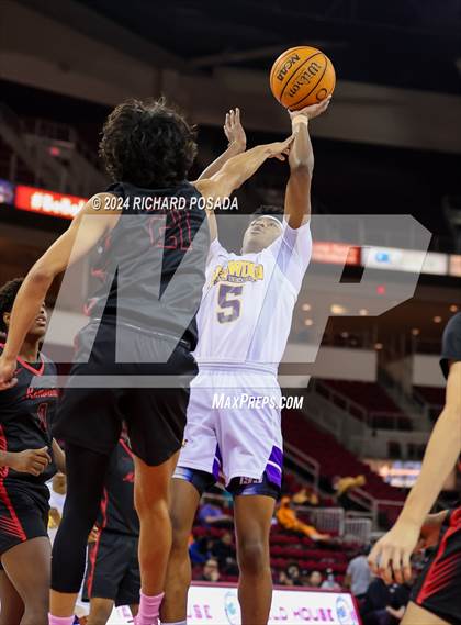 Thumbnail 1 in San Joaquin Memorial vs. Lynwood photogallery.