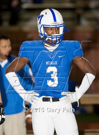 Thumbnail 2 in Pope John Paul II @ McCallie (TSSAA Division II-AA 1st Round) photogallery.