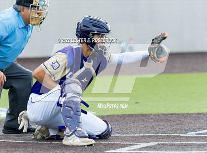 Thumbnail 1 in Knippa vs. D'Hanis (UIL 1A Regional Semi-final Playoffs) photogallery.