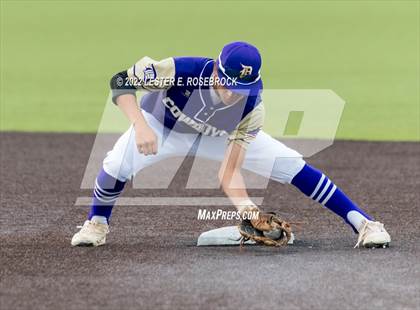 Thumbnail 2 in Knippa vs. D'Hanis (UIL 1A Regional Semi-final Playoffs) photogallery.