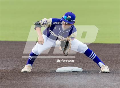 Thumbnail 1 in Knippa vs. D'Hanis (UIL 1A Regional Semi-final Playoffs) photogallery.
