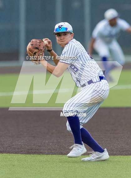 Thumbnail 2 in Knippa vs. D'Hanis (UIL 1A Regional Semi-final Playoffs) photogallery.
