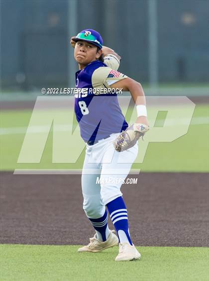 Thumbnail 1 in Knippa vs. D'Hanis (UIL 1A Regional Semi-final Playoffs) photogallery.