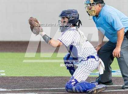 Thumbnail 3 in Knippa vs. D'Hanis (UIL 1A Regional Semi-final Playoffs) photogallery.
