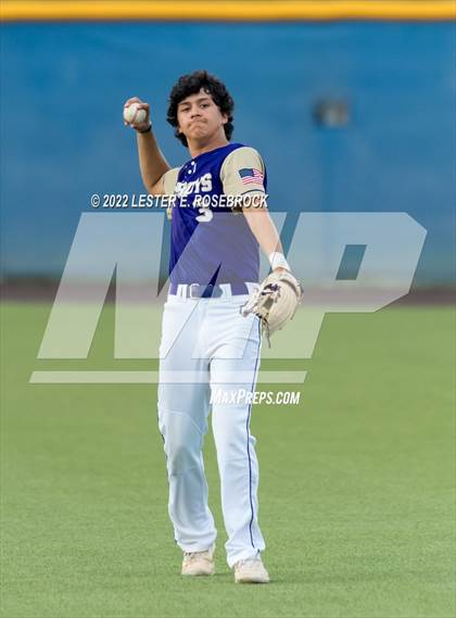 Thumbnail 2 in Knippa vs. D'Hanis (UIL 1A Regional Semi-final Playoffs) photogallery.