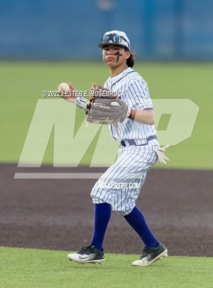 Thumbnail 1 in Knippa vs. D'Hanis (UIL 1A Regional Semi-final Playoffs) photogallery.