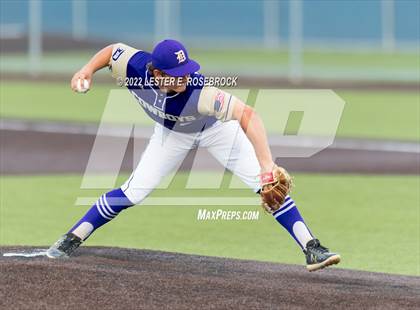 Thumbnail 3 in Knippa vs. D'Hanis (UIL 1A Regional Semi-final Playoffs) photogallery.