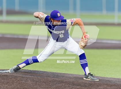Thumbnail 1 in Knippa vs. D'Hanis (UIL 1A Regional Semi-final Playoffs) photogallery.