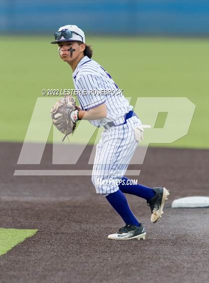 Thumbnail 2 in Knippa vs. D'Hanis (UIL 1A Regional Semi-final Playoffs) photogallery.