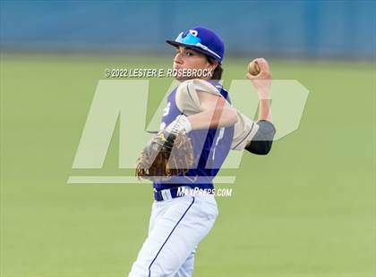 Thumbnail 1 in Knippa vs. D'Hanis (UIL 1A Regional Semi-final Playoffs) photogallery.