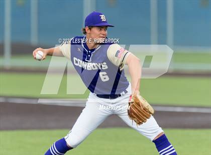 Thumbnail 2 in Knippa vs. D'Hanis (UIL 1A Regional Semi-final Playoffs) photogallery.