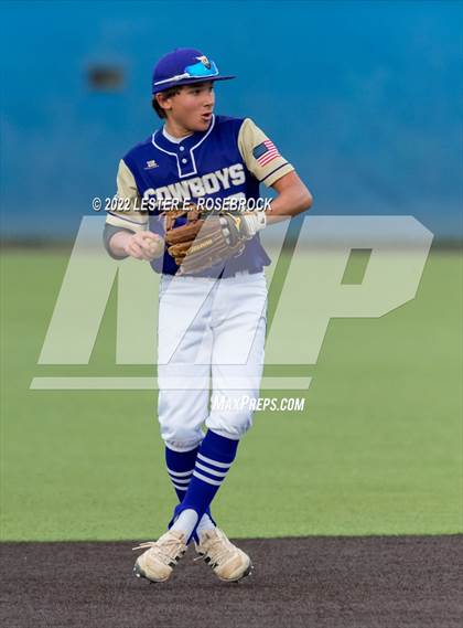 Thumbnail 2 in Knippa vs. D'Hanis (UIL 1A Regional Semi-final Playoffs) photogallery.