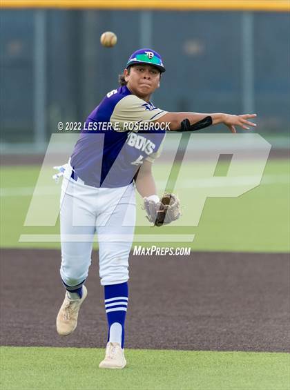 Thumbnail 1 in Knippa vs. D'Hanis (UIL 1A Regional Semi-final Playoffs) photogallery.