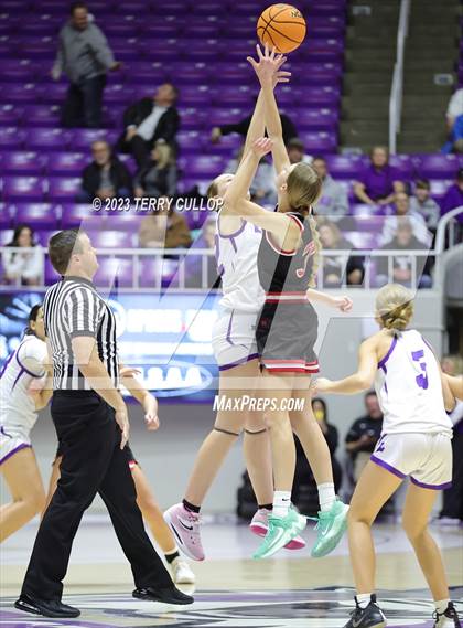 Thumbnail 3 in Lehi vs. Spanish Fork (UHSAA 5A Quarterfinal) photogallery.