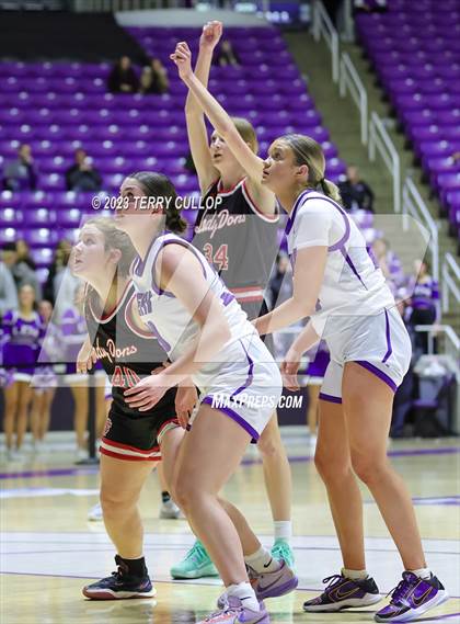 Thumbnail 2 in Lehi vs. Spanish Fork (UHSAA 5A Quarterfinal) photogallery.