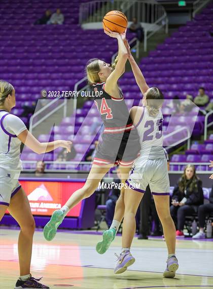 Thumbnail 1 in Lehi vs. Spanish Fork (UHSAA 5A Quarterfinal) photogallery.