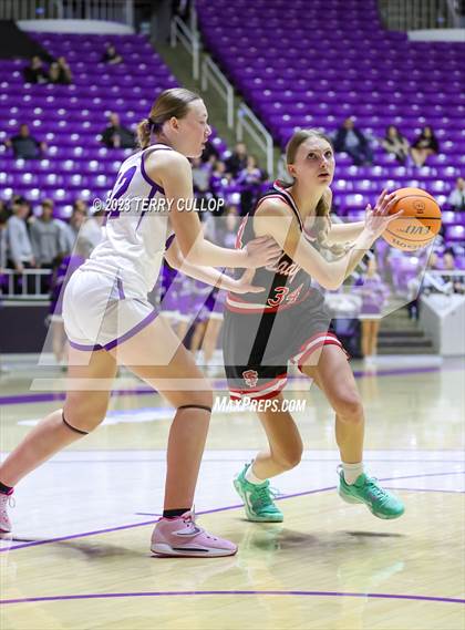 Thumbnail 3 in Lehi vs. Spanish Fork (UHSAA 5A Quarterfinal) photogallery.