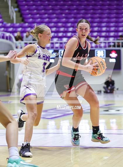 Thumbnail 3 in Lehi vs. Spanish Fork (UHSAA 5A Quarterfinal) photogallery.