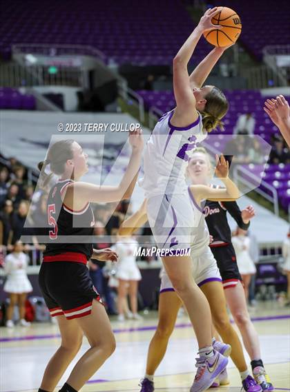Thumbnail 1 in Lehi vs. Spanish Fork (UHSAA 5A Quarterfinal) photogallery.