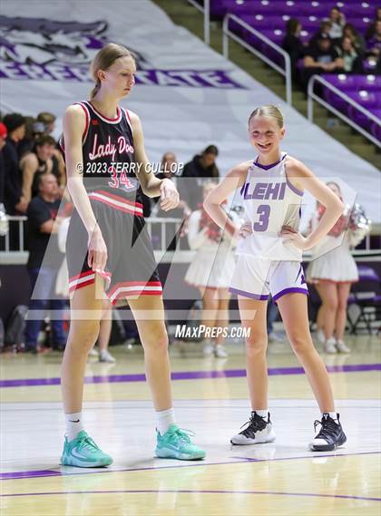Thumbnail 2 in Lehi vs. Spanish Fork (UHSAA 5A Quarterfinal) photogallery.