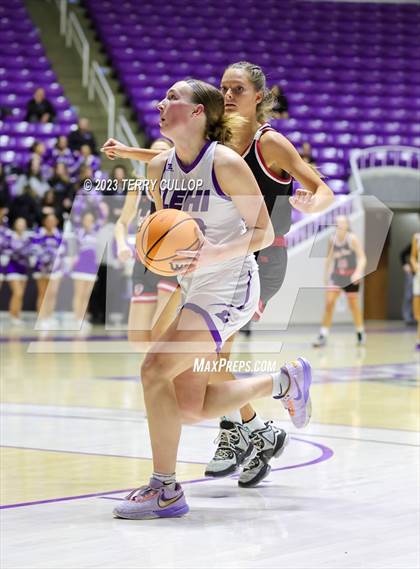 Thumbnail 3 in Lehi vs. Spanish Fork (UHSAA 5A Quarterfinal) photogallery.