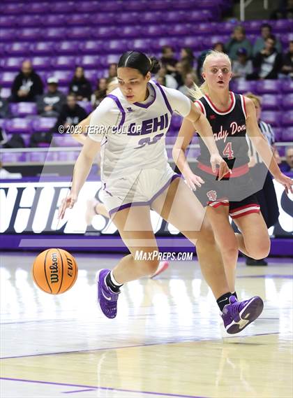 Thumbnail 1 in Lehi vs. Spanish Fork (UHSAA 5A Quarterfinal) photogallery.