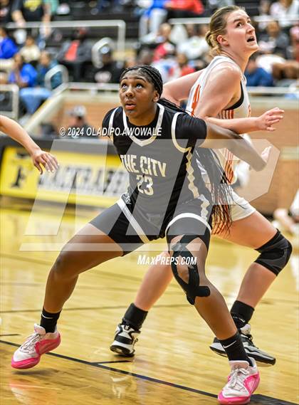 Thumbnail 2 in Duncanville vs. Rockwall (UIL 6A Region II Area) photogallery.