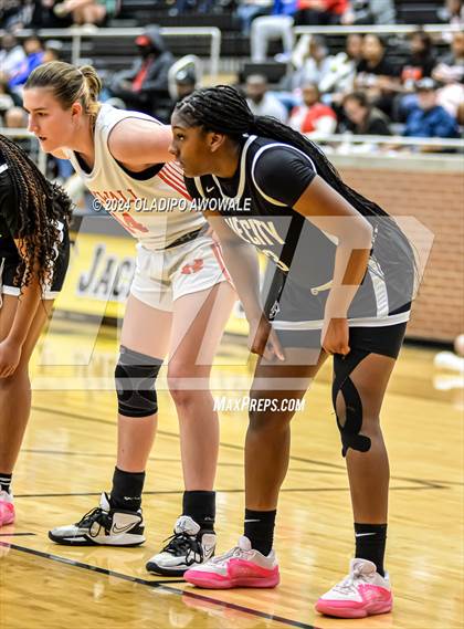 Thumbnail 2 in Duncanville vs. Rockwall (UIL 6A Region II Area) photogallery.
