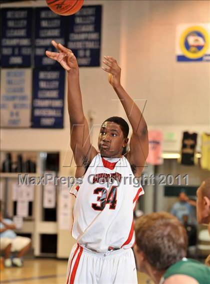 Thumbnail 3 in Skyline vs. Harvard-Westlake (MaxPreps Holiday Classic) photogallery.