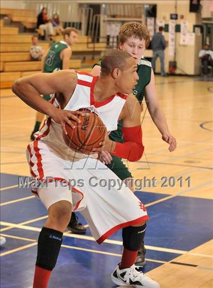 Thumbnail 2 in Skyline vs. Harvard-Westlake (MaxPreps Holiday Classic) photogallery.