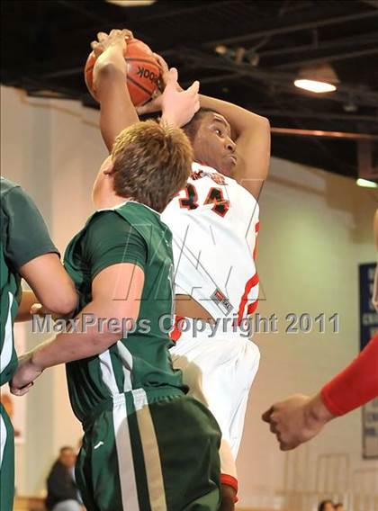 Thumbnail 1 in Skyline vs. Harvard-Westlake (MaxPreps Holiday Classic) photogallery.