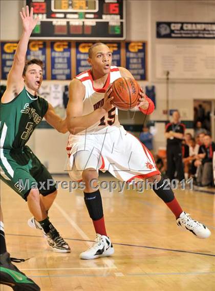 Thumbnail 1 in Skyline vs. Harvard-Westlake (MaxPreps Holiday Classic) photogallery.