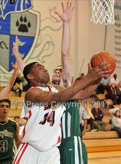 Thumbnail 2 in Skyline vs. Harvard-Westlake (MaxPreps Holiday Classic) photogallery.