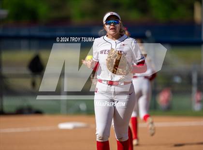 Thumbnail 2 in Ida B. Wells vs. Westview (OSAA 6A Round 1) photogallery.
