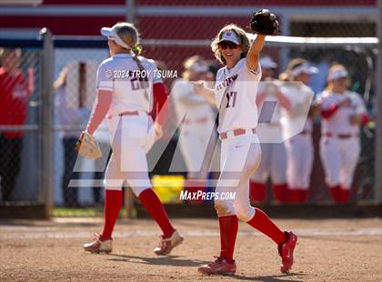Thumbnail 2 in Ida B. Wells vs. Westview (OSAA 6A Round 1) photogallery.