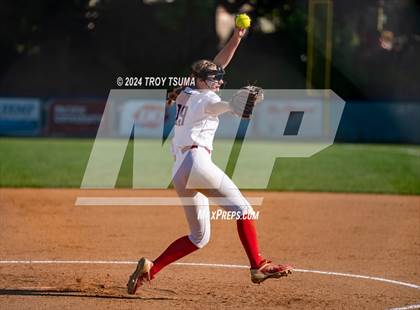 Thumbnail 3 in Ida B. Wells vs. Westview (OSAA 6A Round 1) photogallery.