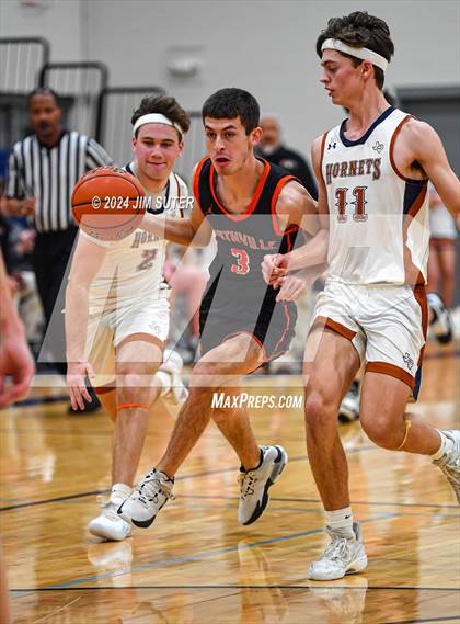 Thumbnail 3 in Caldwell vs Smithville photogallery.