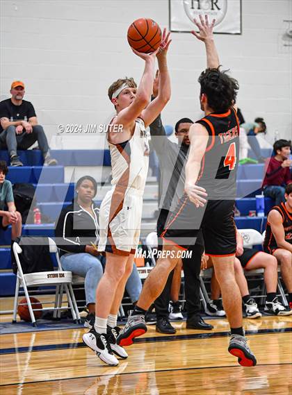 Thumbnail 2 in Caldwell vs Smithville photogallery.