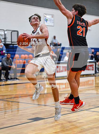 Thumbnail 3 in Caldwell vs Smithville photogallery.